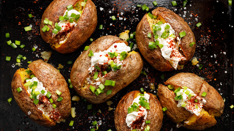 How To Prepare Oven-Baked Potatoes Correctly And Why They Taste Better